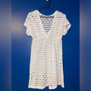 ARIZONA JEAN COMPANY white bikini cover up